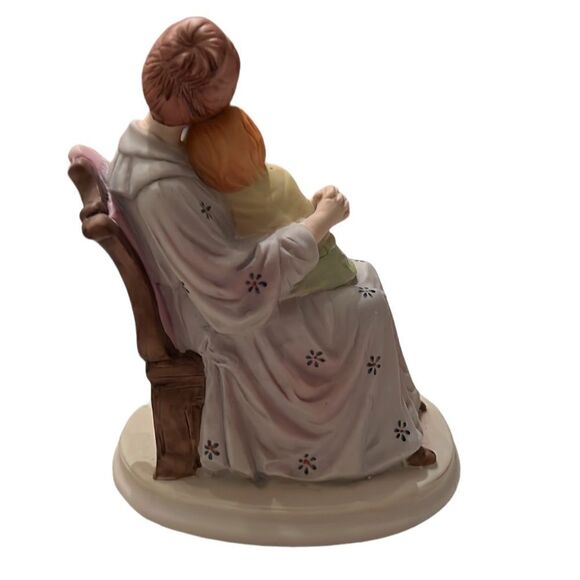 Current Inc vintage porcelain Mother & child figurine no chips cracks EVC - Picture 2 of 10
